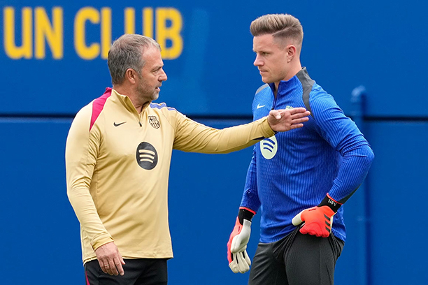 HLV Flick không hài lòng với thái độ của Ter Stegen