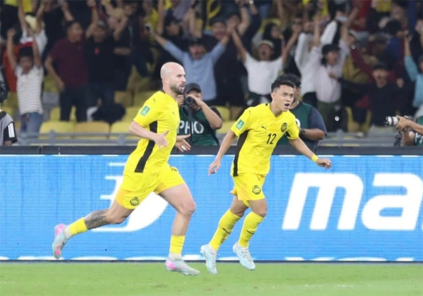 Figueiredo ăn mừng bàn thắng mở tỷ số cho Malaysia