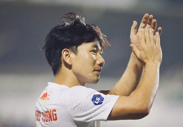 Minh Vương rạng rỡ trong màu áo HAGL, kết thúc một chương sự nghiệp đầy ý nghĩa.