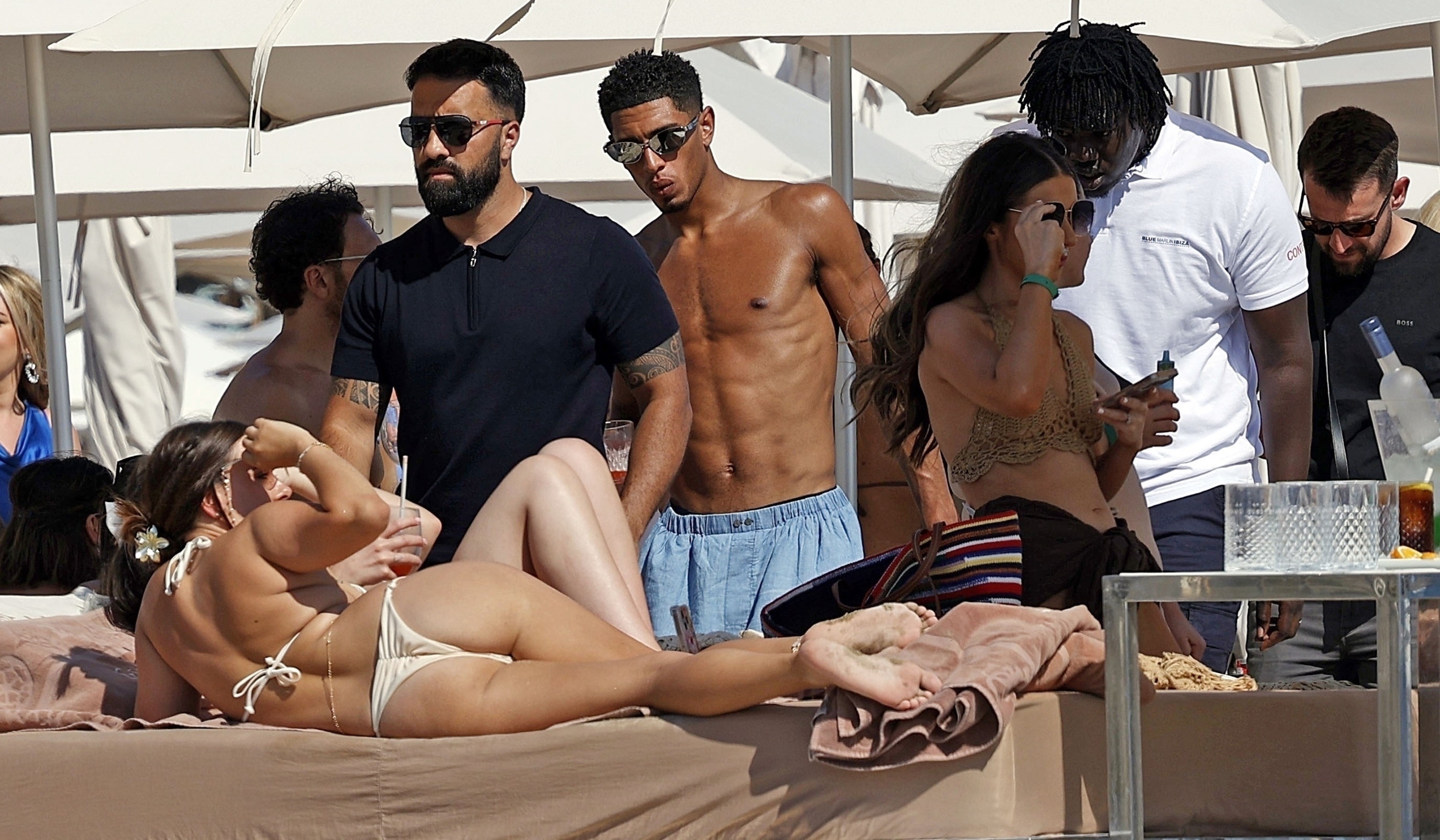 Bellingham vui vẻ trong kỳ nghỉ tại Ibiza