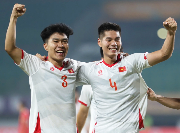 U23 Việt Nam ăn mừng chiến thắng trước U23 Lào