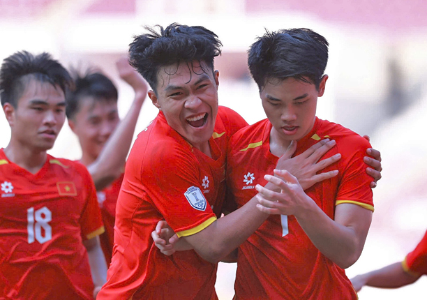 Đình Bắc ăn mừng bàn thắng gỡ hòa quan trọng cho U23 Việt Nam