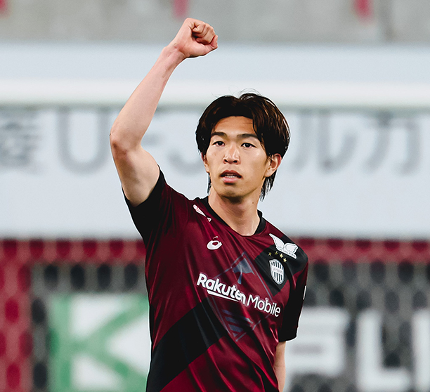 Miyashiro gỡ hòa cho Vissel Kobe.