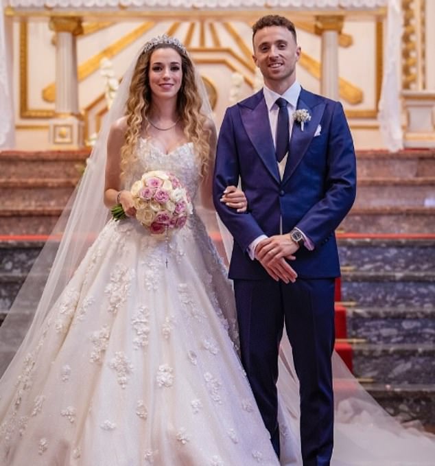 Ảnh cưới lãng mạn của Diogo Jota và Rute Cardoso