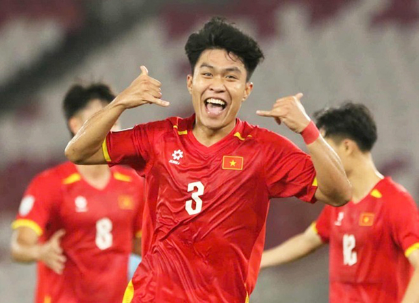 Phạm Lý Đức ký hợp đồng dài hạn với CA Hà Nội