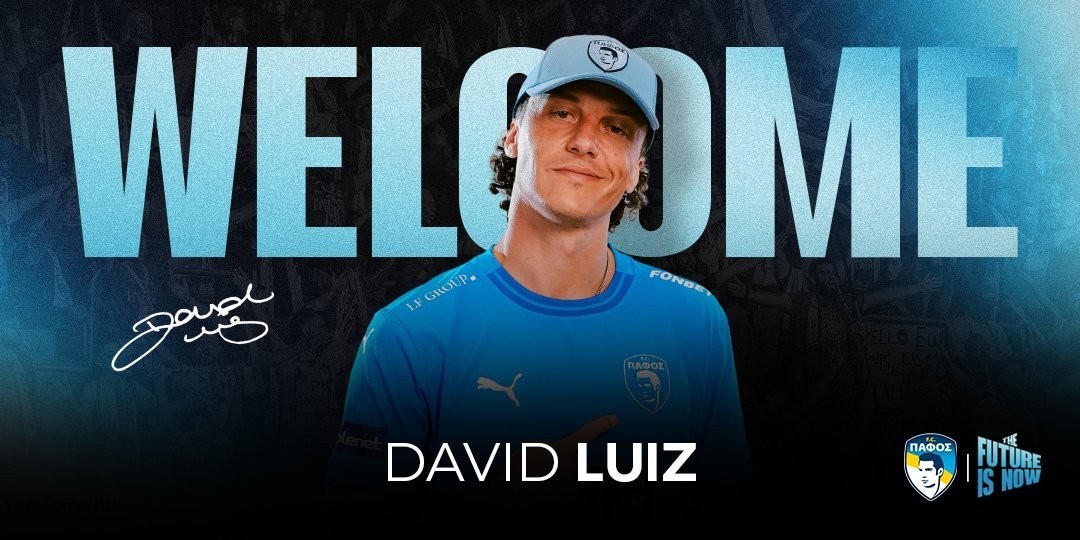 David Luiz tươi cười trong màu áo CLB mới Pafos.